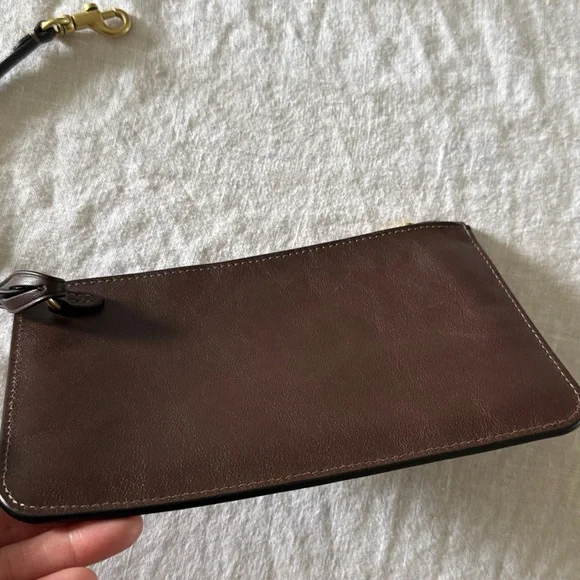 2025 updated Coach Bleecker Bucket Bag in Maple - Picture 14 of 15